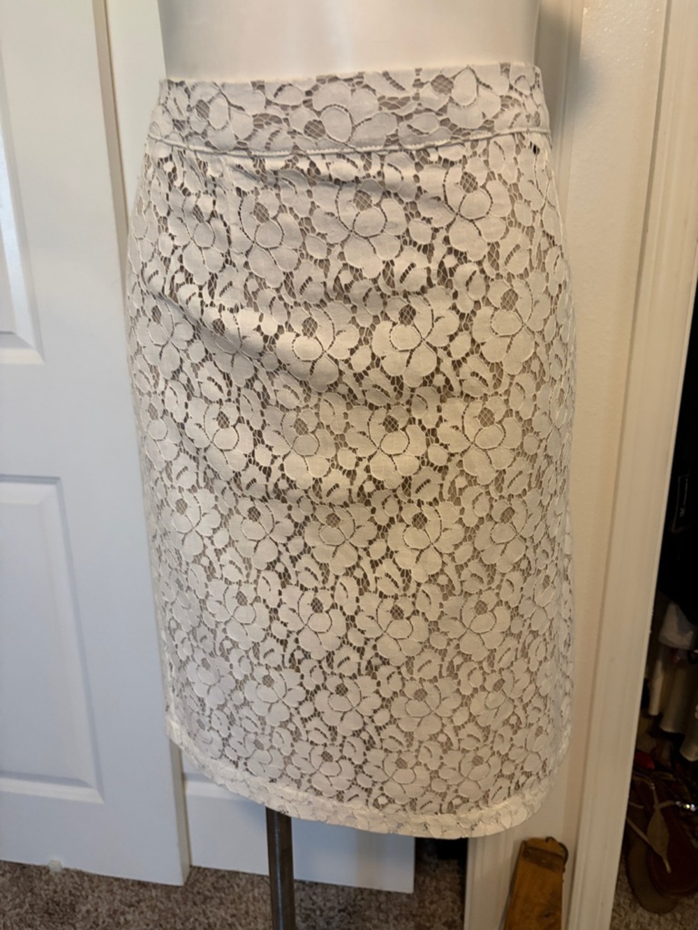 Apt. 9 Ivory Lace Pencil Skirt